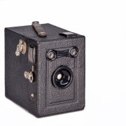 BOXA (model 1934) na film 6x9 cm.
