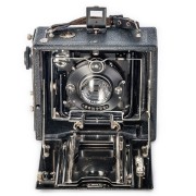DOXANETA (model 1929) byl masívní a těžký fotoaparát, což zajišťovalo stabilitu při fotografování ze stativu či pevné podložky.
