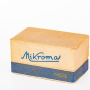 Krabička MIKROMA ve standardní barevné kombinaci MEOPTA (modrá - slonová kost).