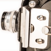 Kamera byla vybavena objektivem MIrar z OPTIKOTECHNY. Číslo tři ukazuje, že jde o jednu z prvních vyrobených kamer.