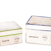 Porovnání originálních krabic typů PLASTIK a UNIVERSAL.