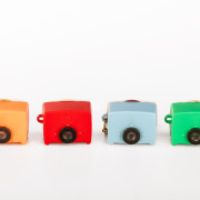 Vyráběno bylo ve čtyřech barvách.